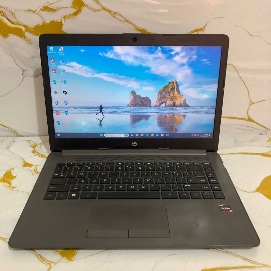 HP 245 G7 AMD RYZEN 3-3300U 4/256GB
