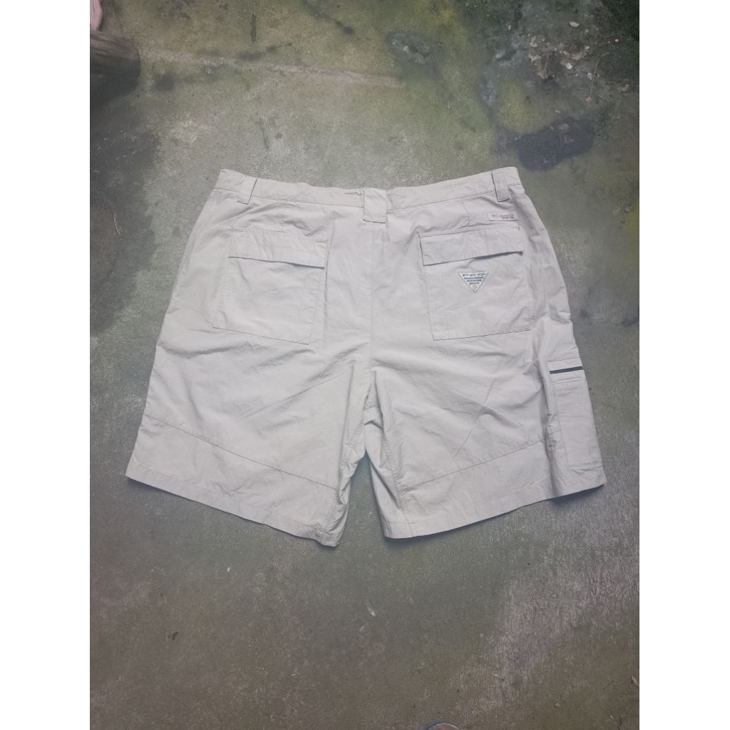 celana pendek Columbia