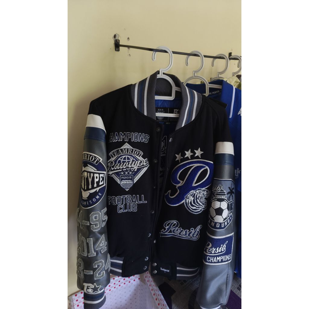 Varsity PersibxRawtyperiot limited edition