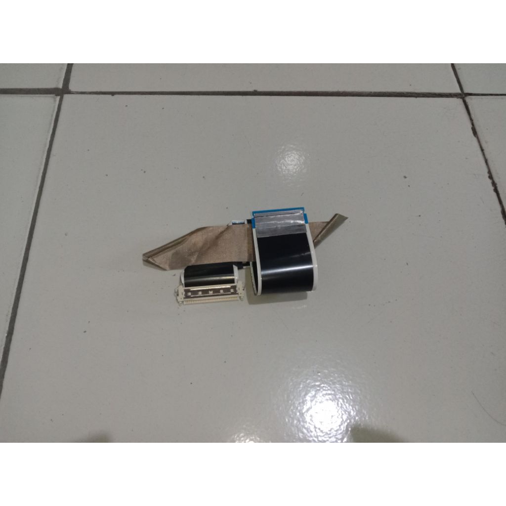 kabel fleksibel tv Coocaa 32D5T