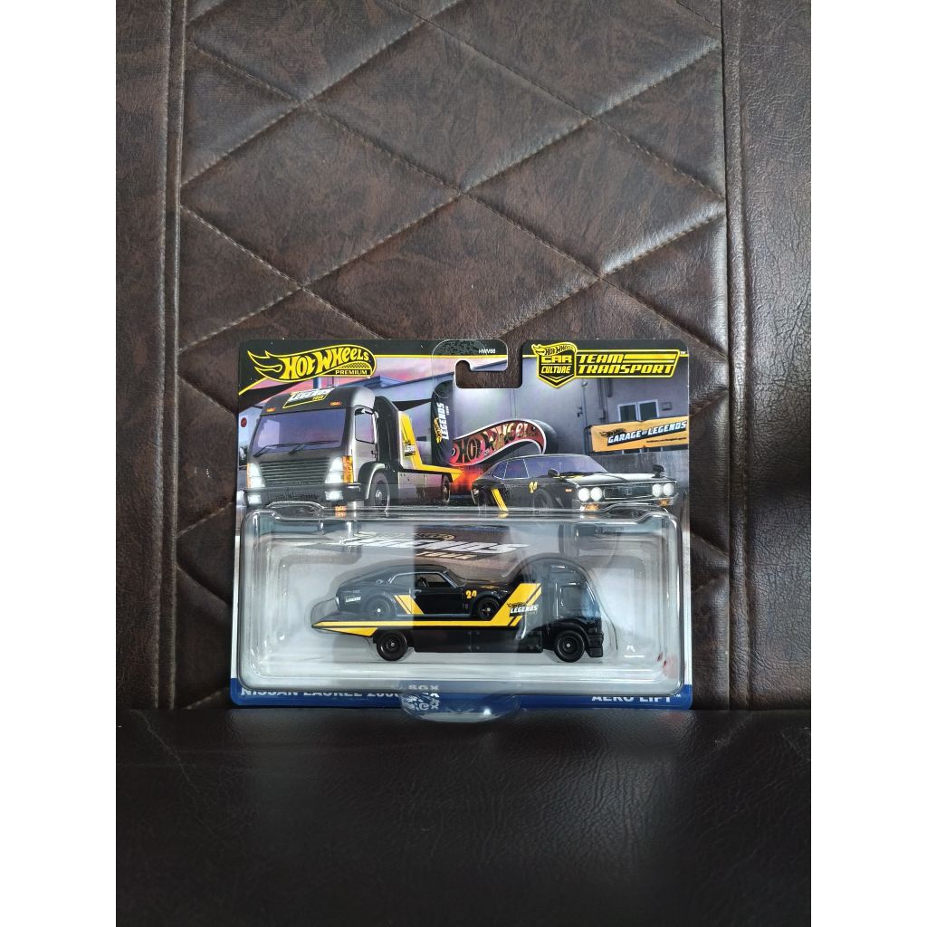 Hot Wheels Team Transport Nissan Laurel 2000 SGX