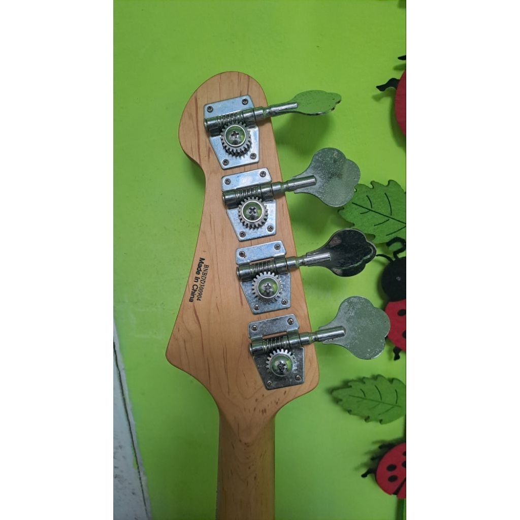Gitar Bass Volcan original