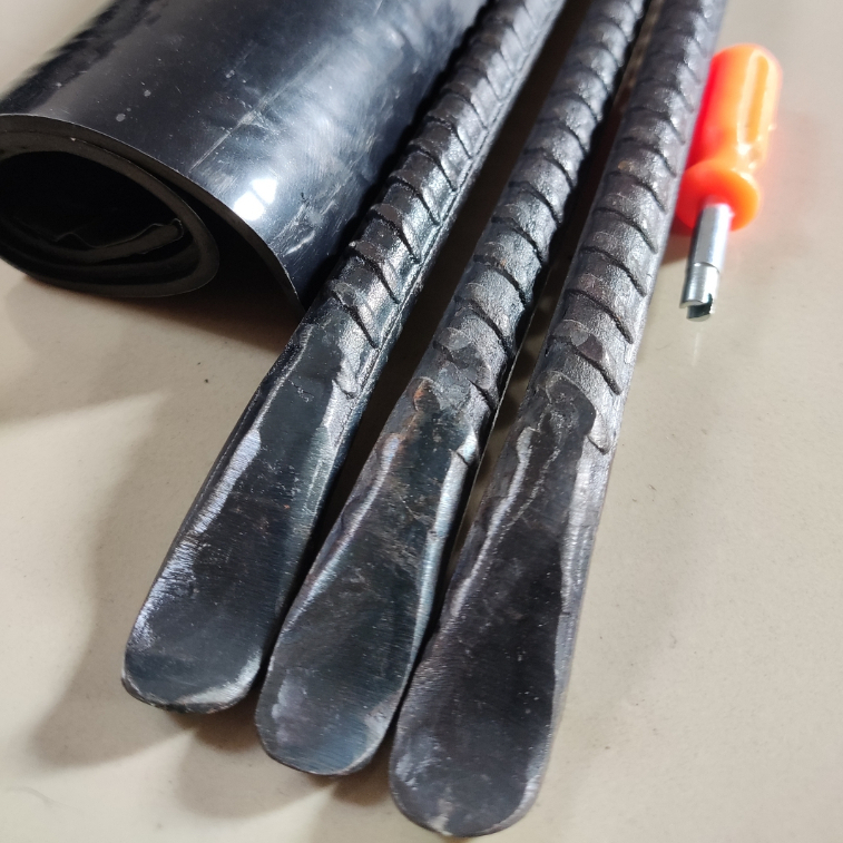 cukit ban motor pencongkel ban motor besi ulir 12mm+obeng cop+karet vulkanisir TEBAL -+ 3mm