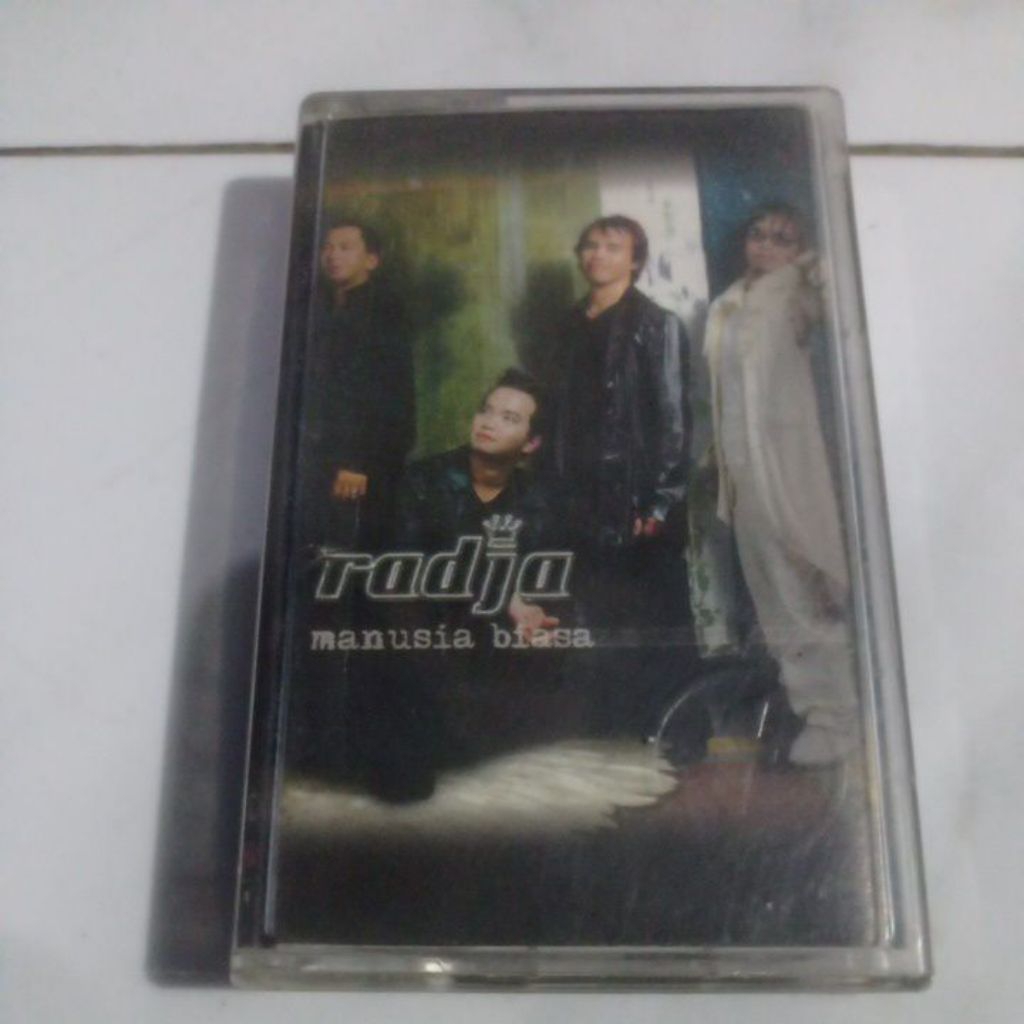 Kaset Pita Radja - Manusia Biasa