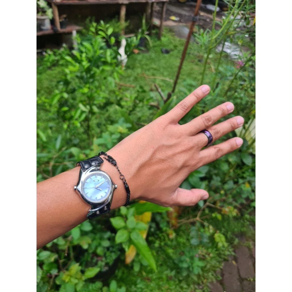 Jam tangan Oakley Crush 2.5 Quart vintage rare item