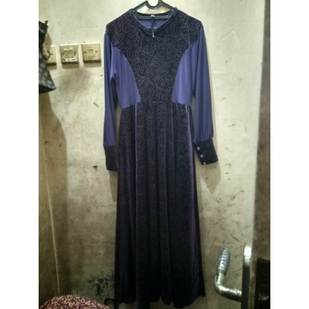 gamis bludru