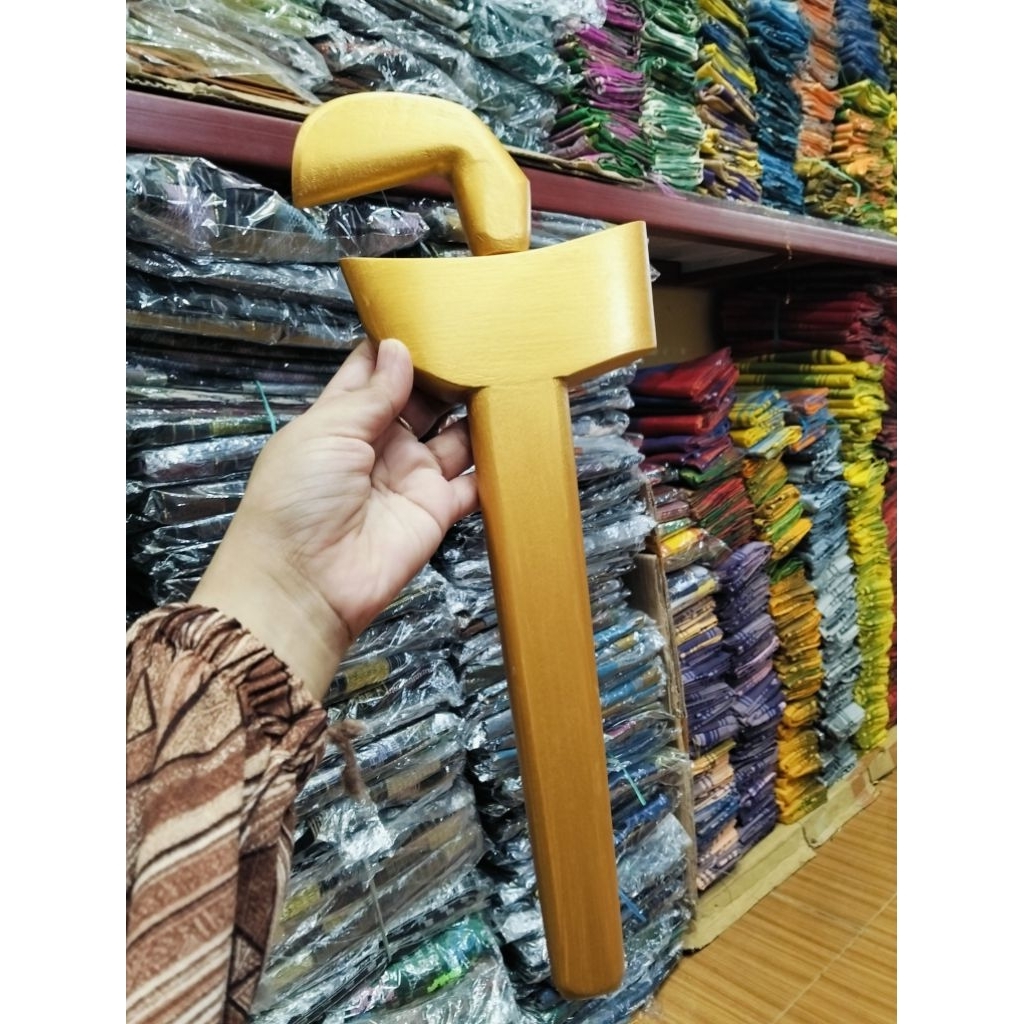 keris kayu pengantin adat Bugis Makassar gold