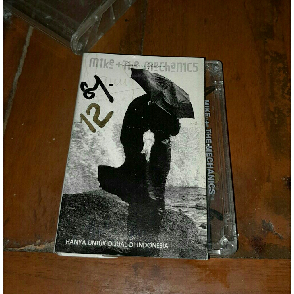 Kaset pita Mike & the mechanics