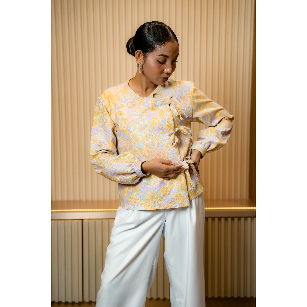 Marabit - Blouse Batik Casual Kembang Pita Riwani