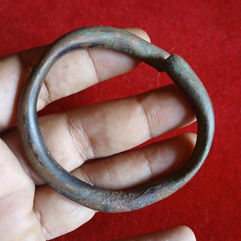 Koleksi Temuan Penyelam Sungai Gelang Perunggu KUNO