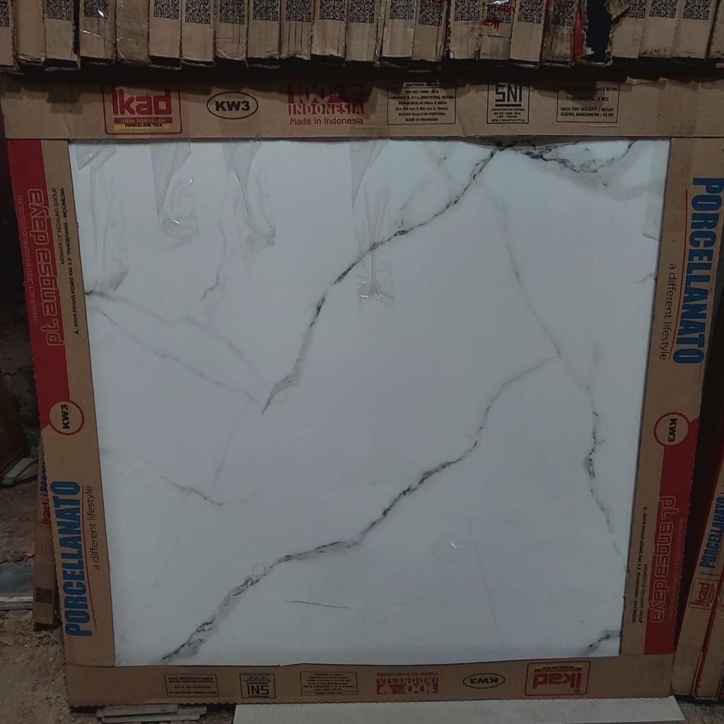granit lantai uk 80x80 putih motip ikad