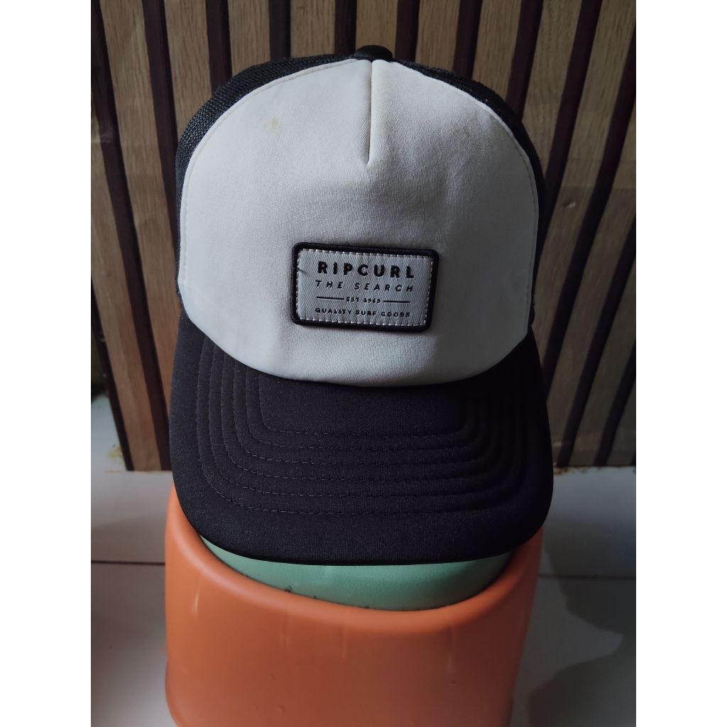 topi ripcurl