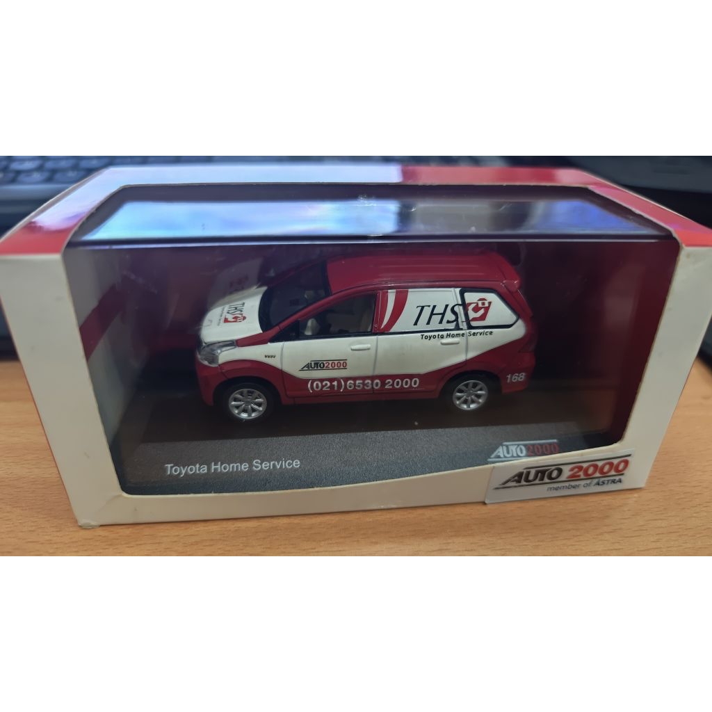 Dealerbox Auto2000 Toyota Avanza THS 1:43