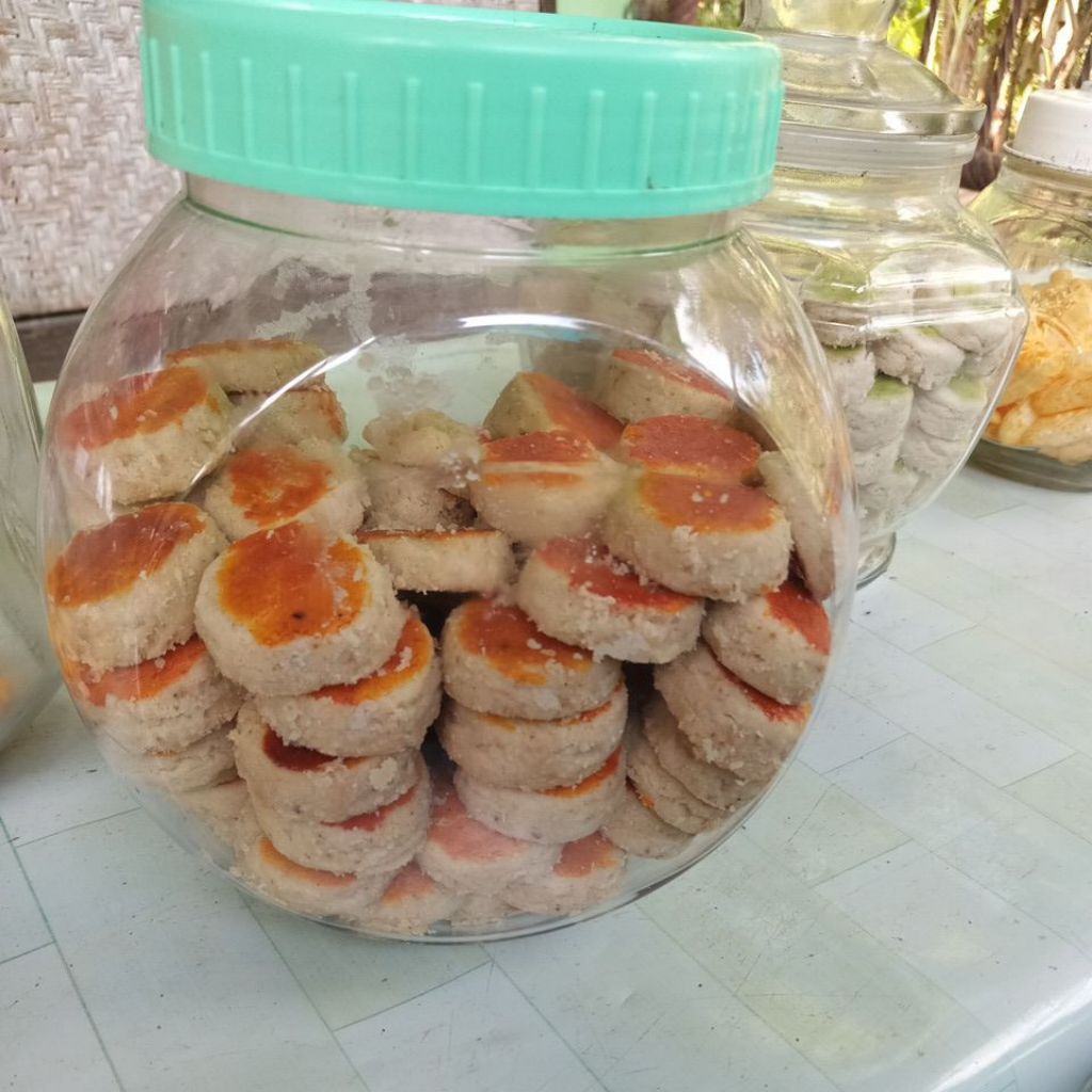 kue kacang 1 toples