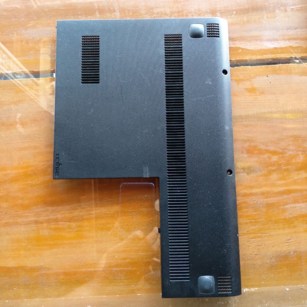 tutup casing bawah laptop Lenovo G40 70