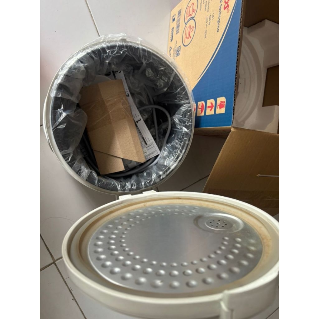 Cosmos Rice Cooker Non Stick CRJ-3306 -1.8LBaru dan Preloved bekas