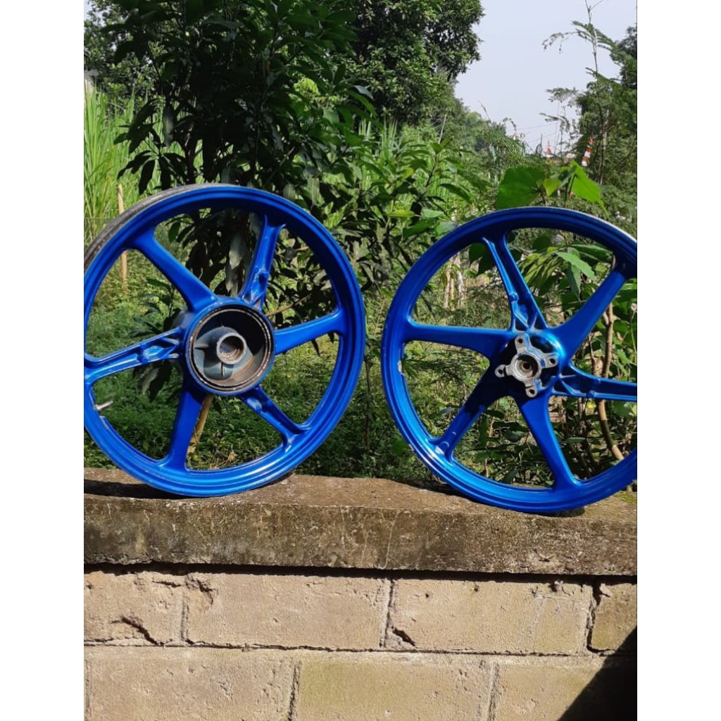velg original jupiter z old cw depan belakang