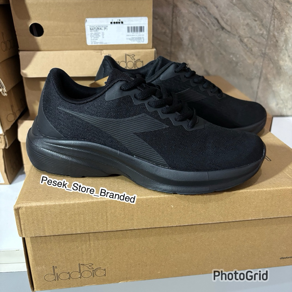Sepatu Diadora Noken unisex full Hitam size 36,37 saja original sale
