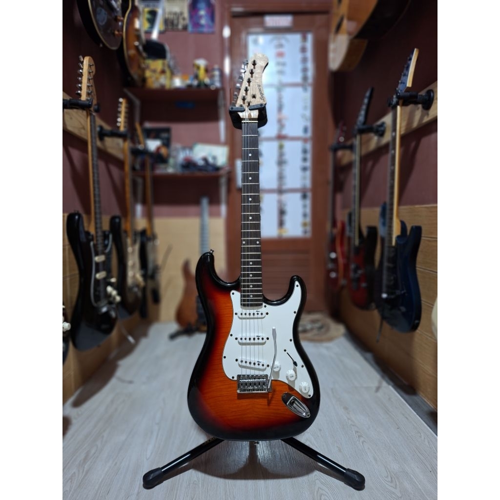 legacy stratocaster flame maple
