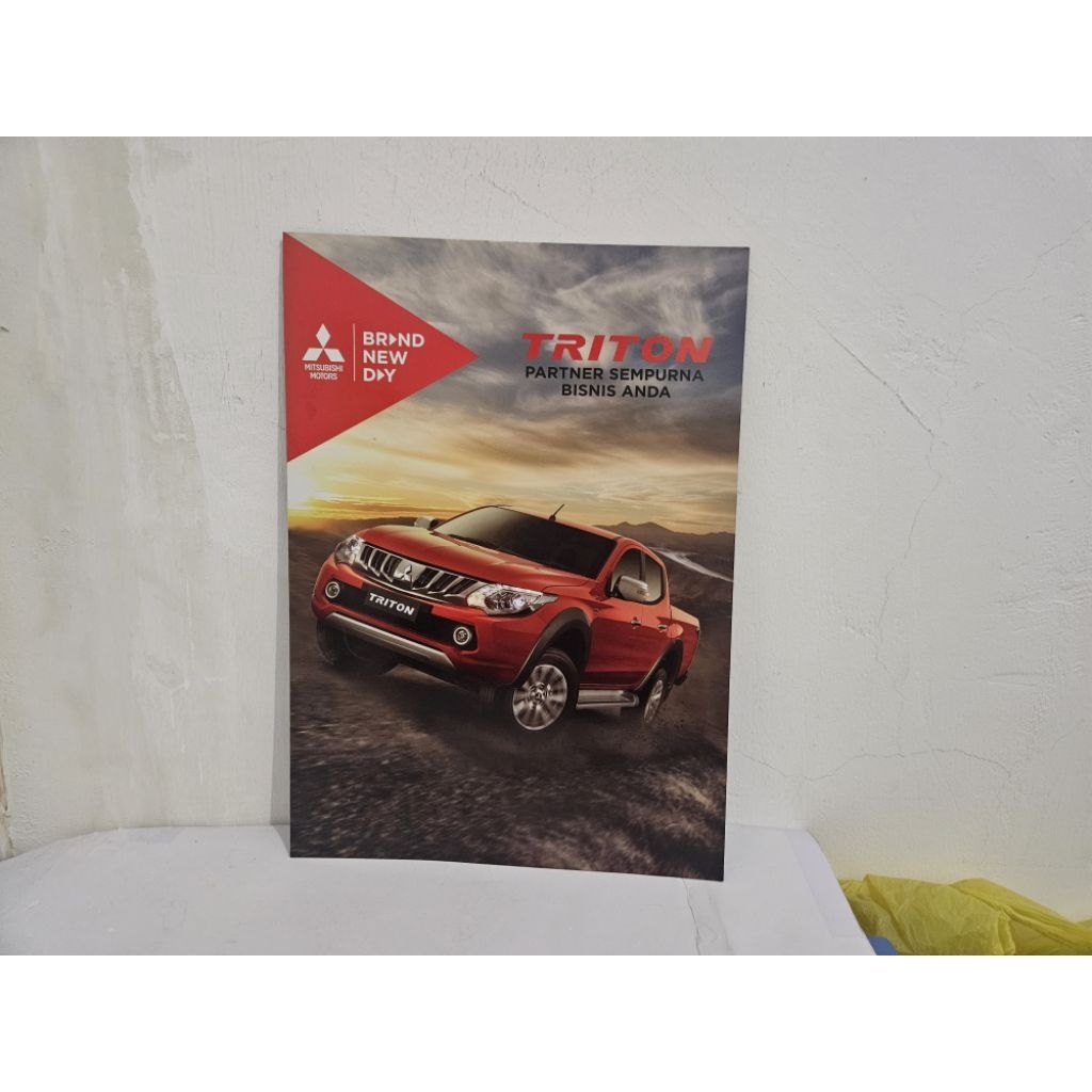 brosur katalog mobil mitsubishi triton 2017 leaflet