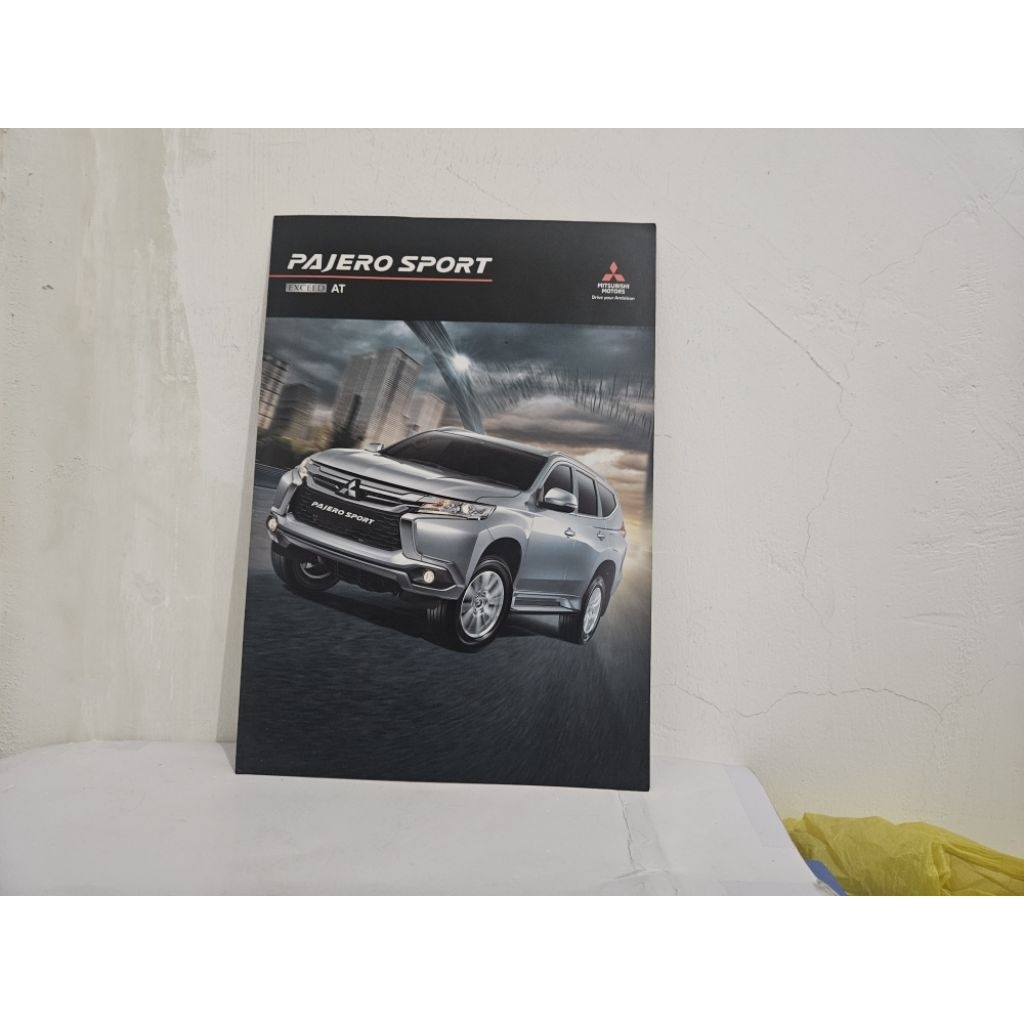 brosur katalog mobil mitsubishi pajero sport exceed 2018 leaflet