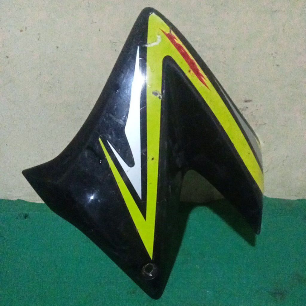 sayap tangki Vixion old kiri original