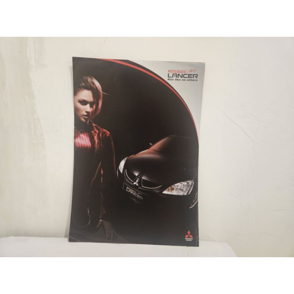 brosur katalog mobil mitsubishi lancer 2004 flyer
