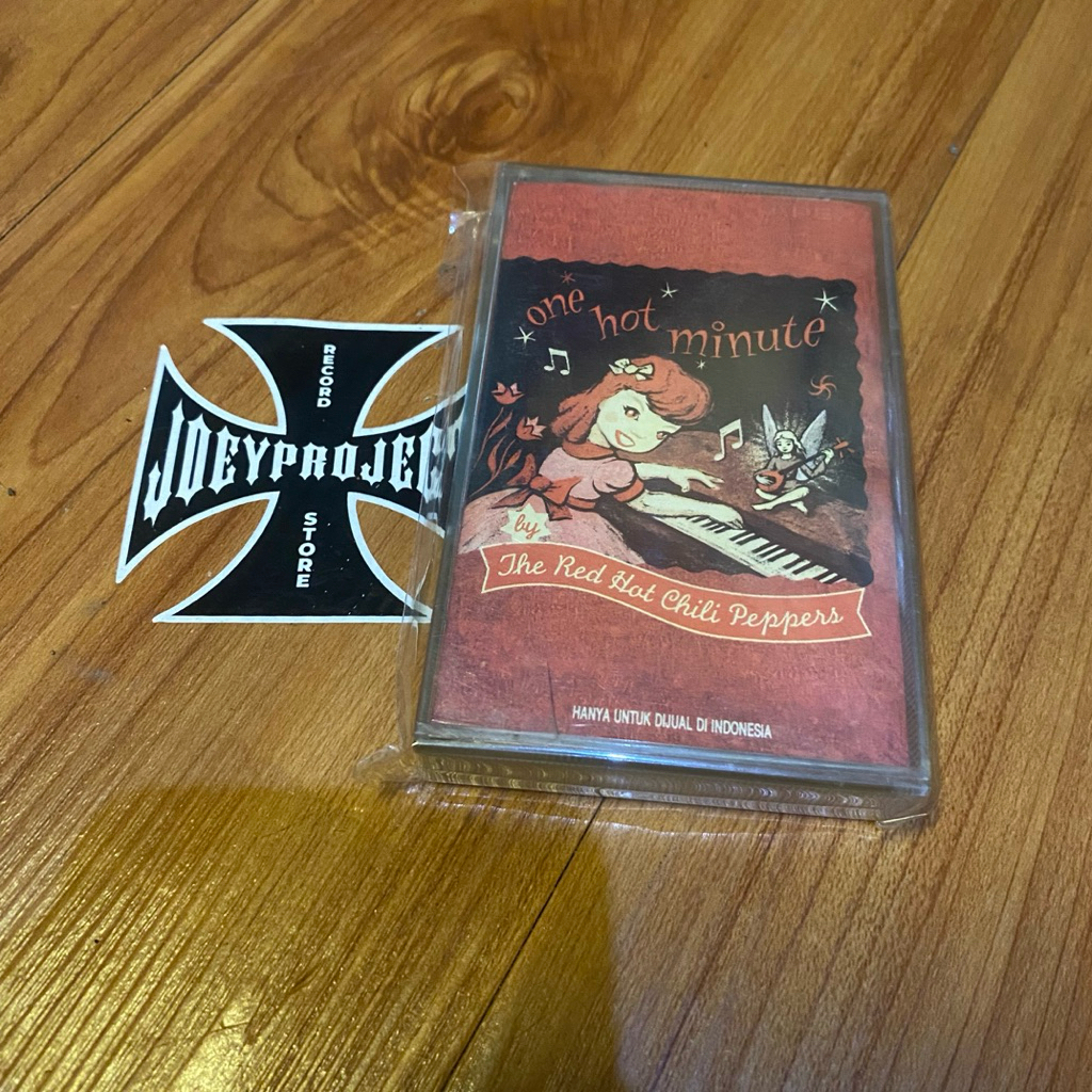 kaset red hot chili peppers - one hot minutes