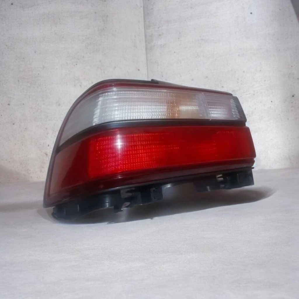 Lampu stop Lampu belakang Great Corolla Satuan