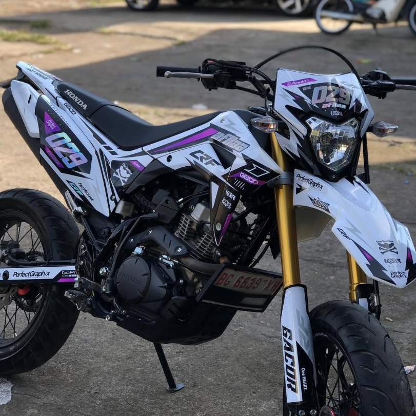 DECAL STIKER FULLBODY CRF 150L COMBINASI HOLOGRAM PREMIUM BEBAS CUSTOM DESAIN TERBARU