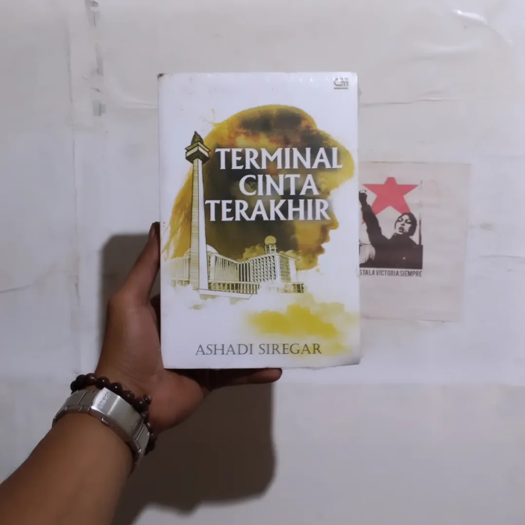 Ashadi Siregar Kugapai Cintamu | Sirkuit Kemelut | Menolak Ayah | Sketsa-sketsa Media Massa | Termin