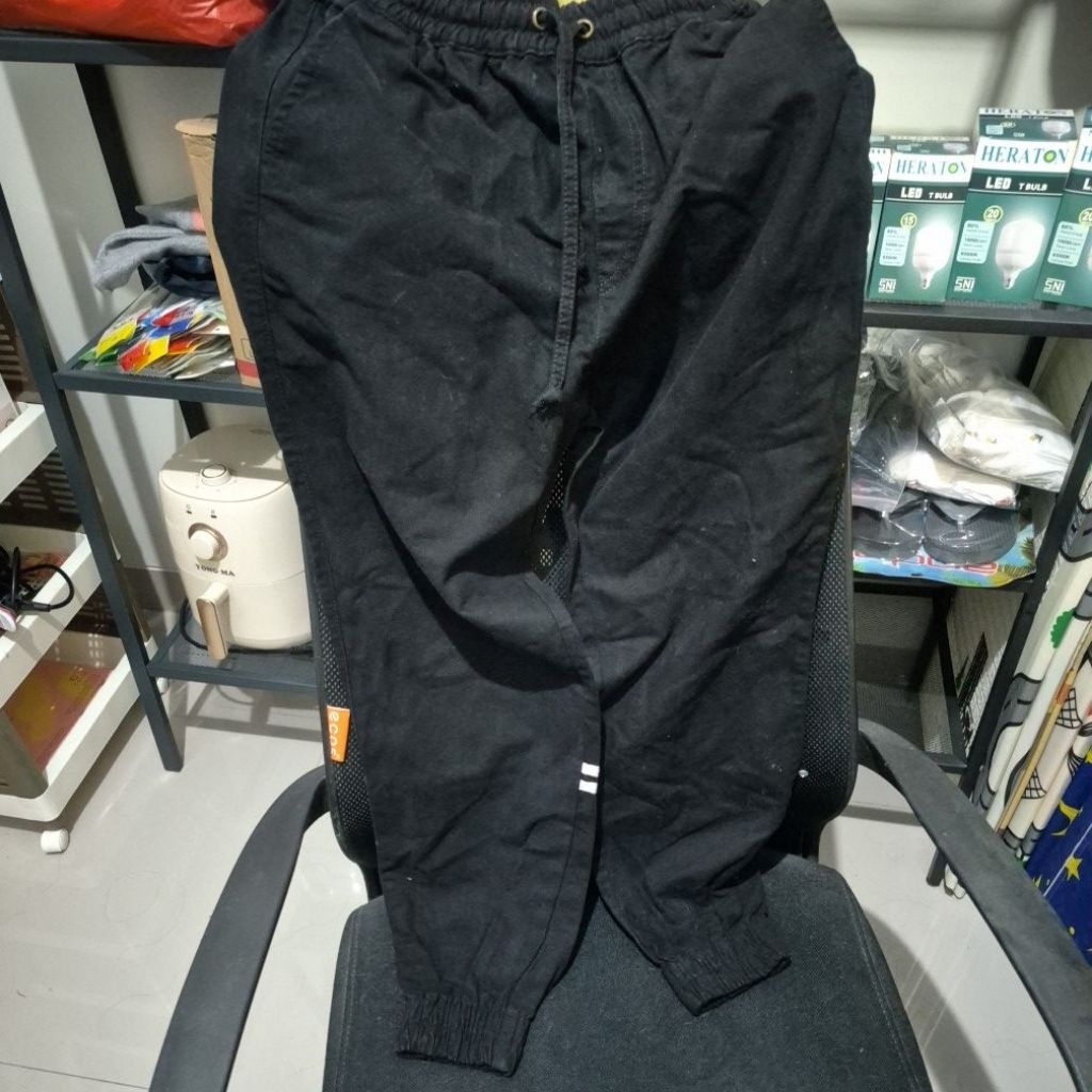 Celana Jogger Erigo