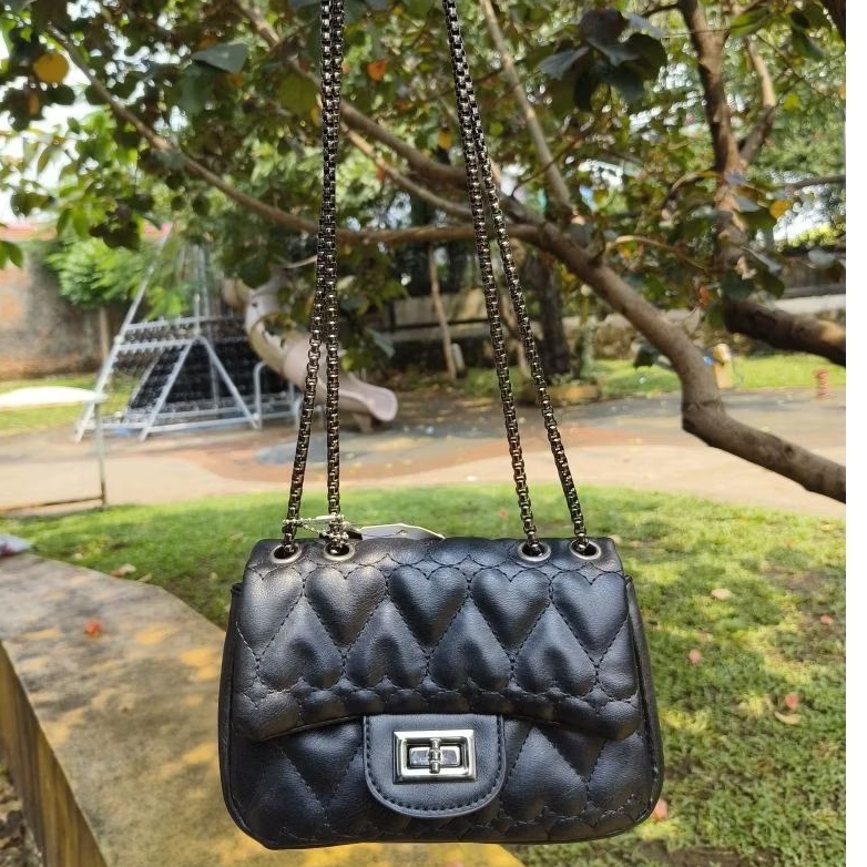 Tas Selempang Rantai Sophie Martin Riject Hitam