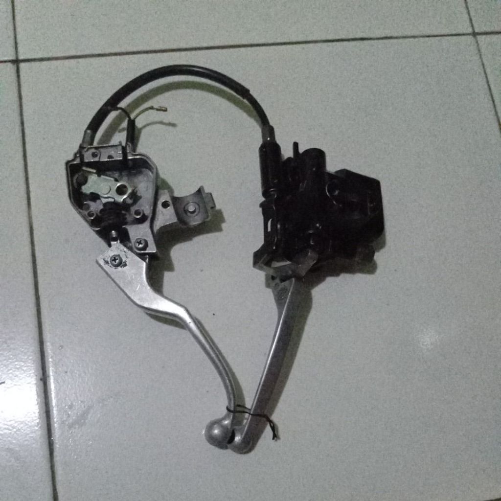 MASTER REM DEPAN BEAT FI ESP,VARIO 125,VARIO 150 LAMA,SCOOPY DONALD NISSIN KANAN KIRI