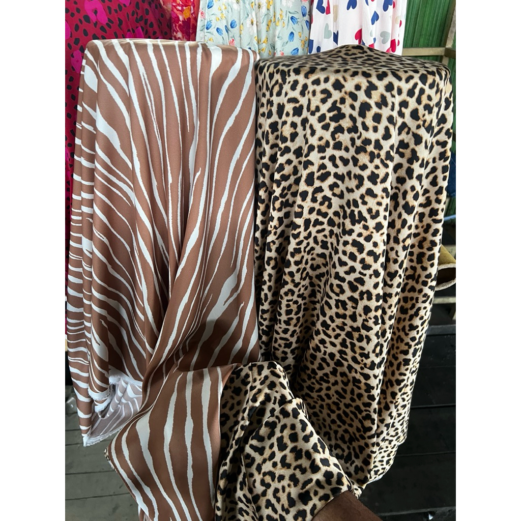 kain satin crepe motif macan | satin motif zebra (harga setengah)