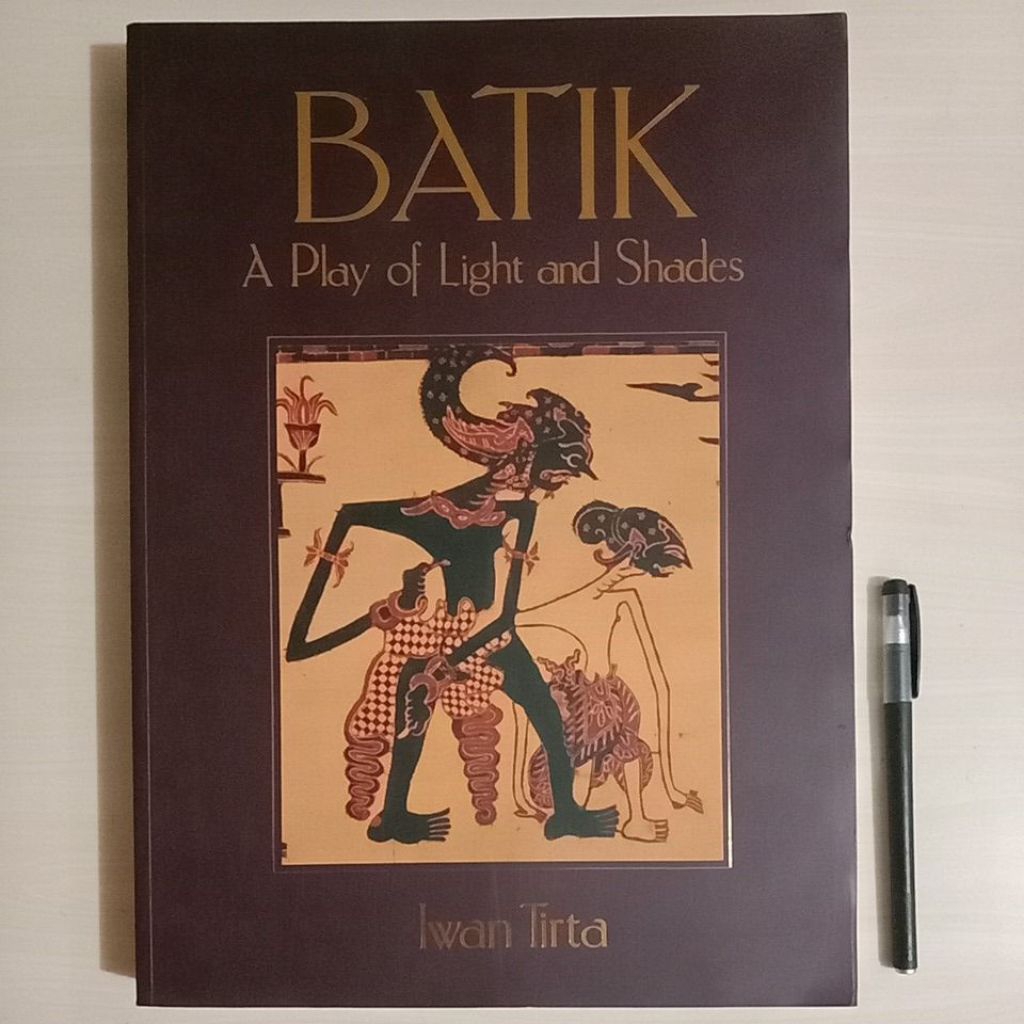 BATIK - A PLAY OF LIGHT AND SHADES - IWAN TIRTA - GAYA FAVORIT PRESS, 1996 - Buku Bekas Murah Origin