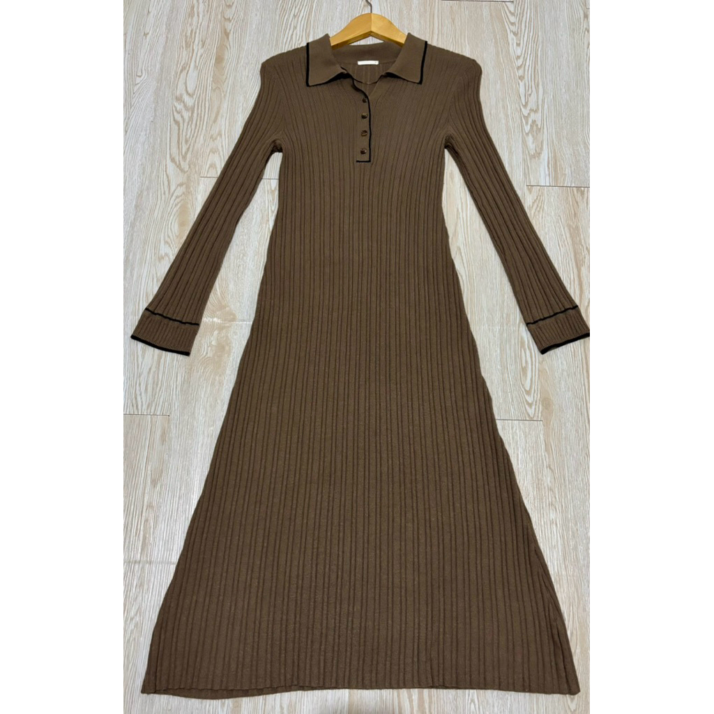 Dress Rajut Knit GU Kancing preloved