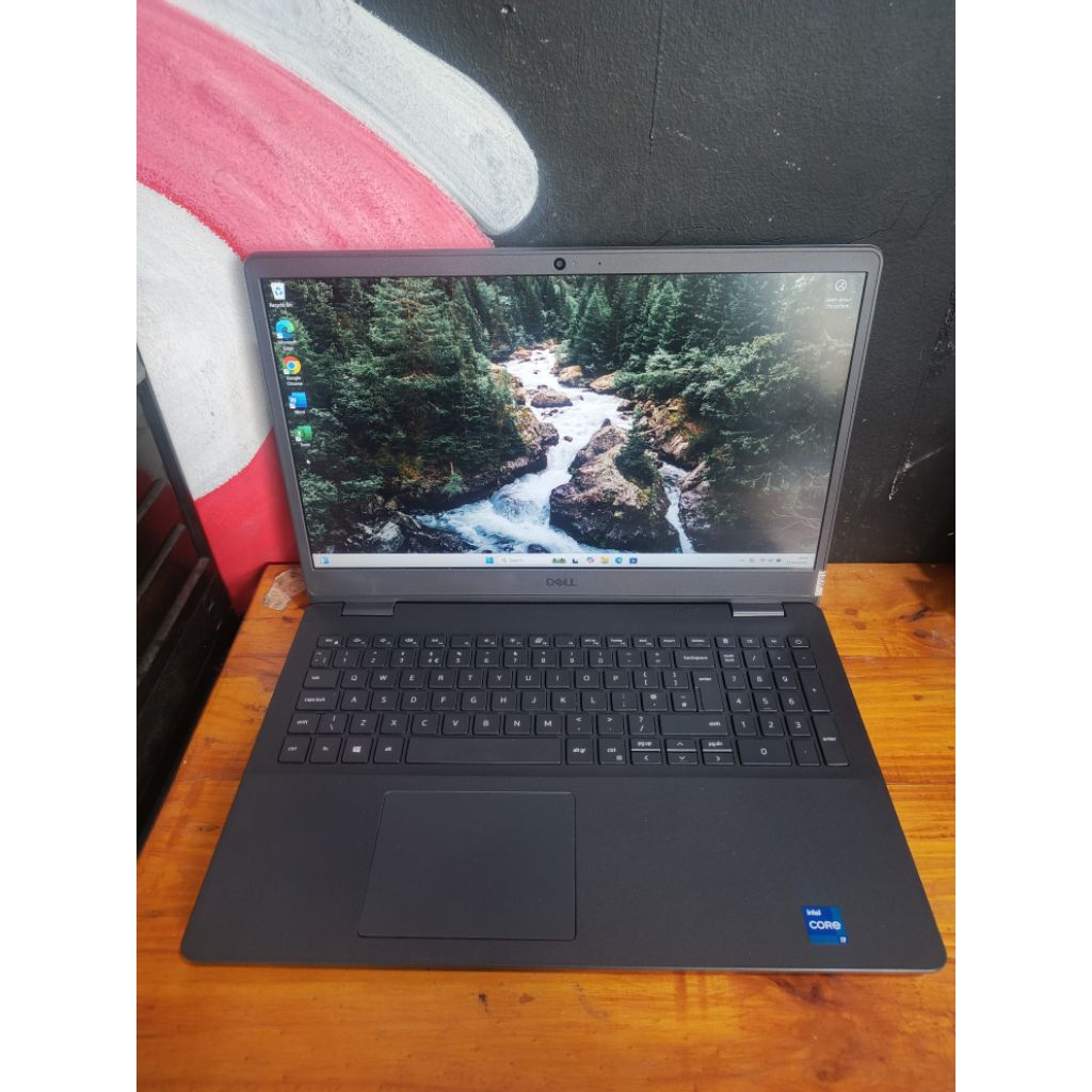 DELL Vostro 3500 11th Intel core i7-1165G7 Intel iris