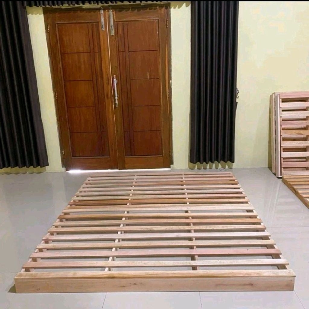 Dipan kasur minimalis kayu mahoni