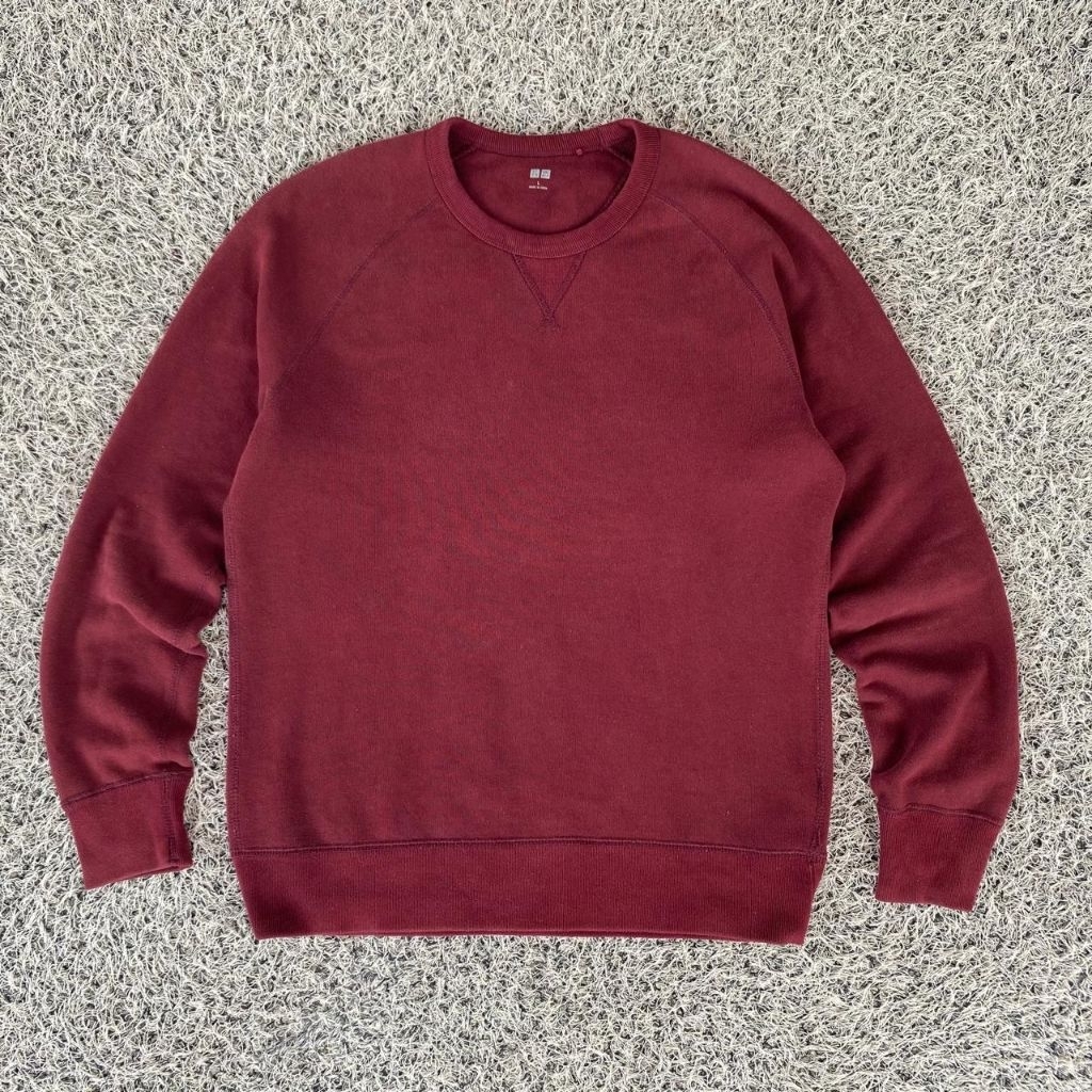 uniqlo maroon sweater shirt crewneck blank uniqlo original