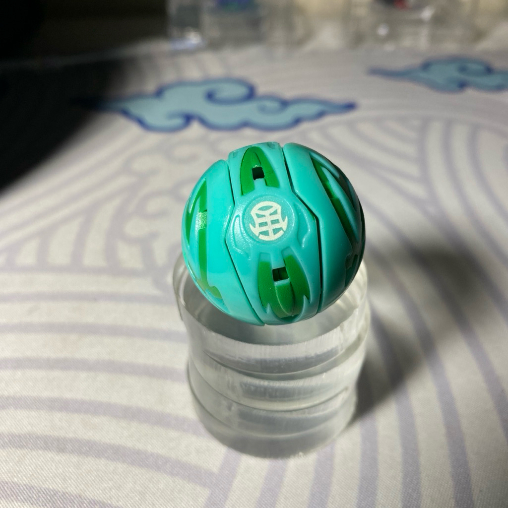 Bakugan B2 Legendary Warrior Oberus ventus