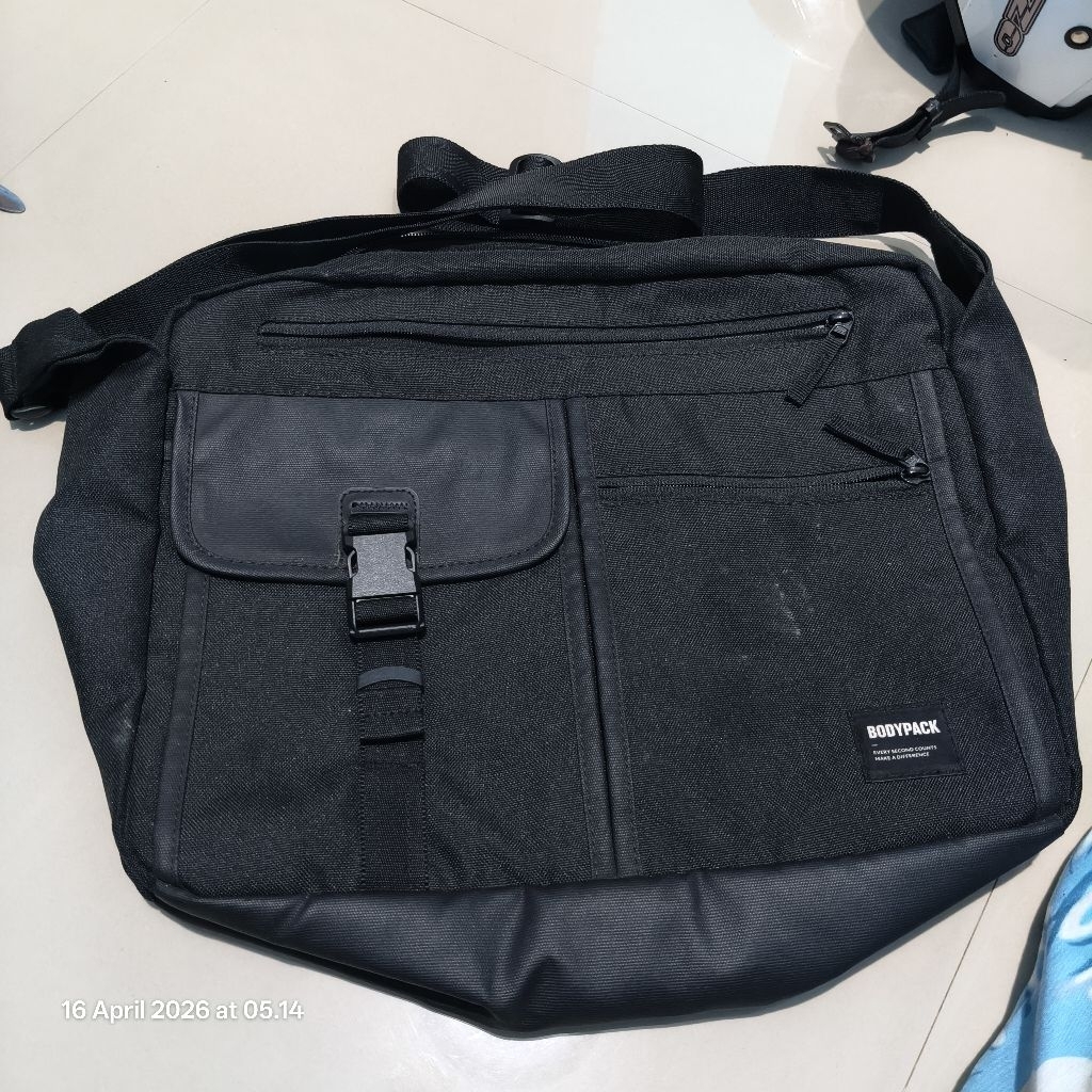Tas Laptop Bodypack Hexxa