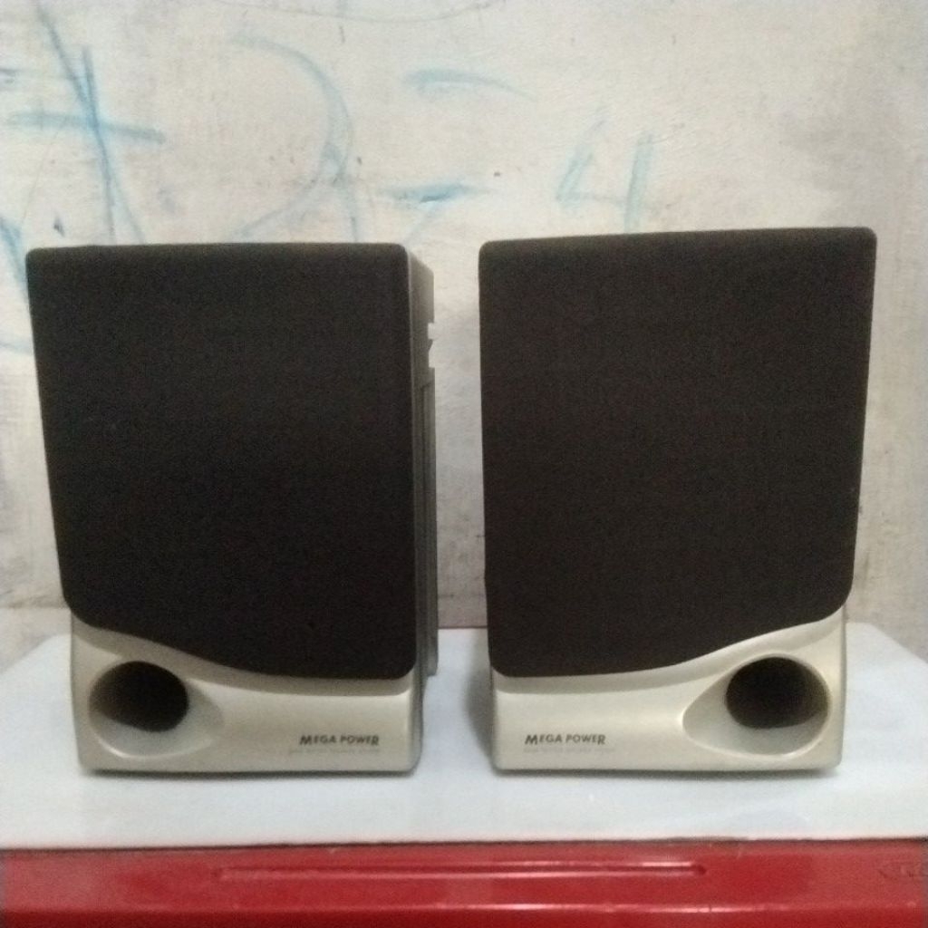 sepasang speaker Polytron Mega power bekas copotan radio tape compo jadul suara oke