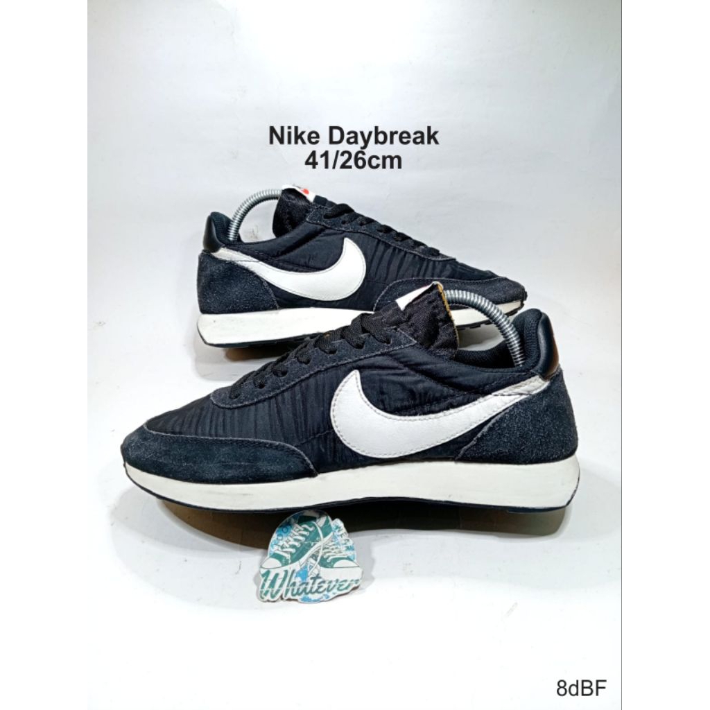 Sepatu Second Daybreak