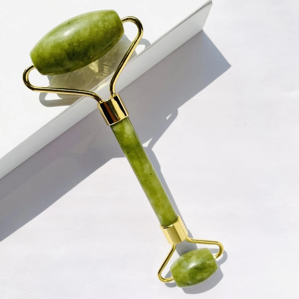 Jade Roller dan Guasha Pemijat Wajah