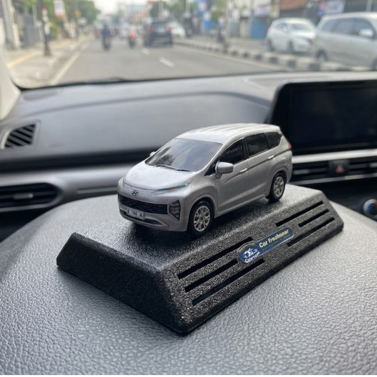 (Hyundai Stargazer) Skala 1 : 45 Resin Crystal 13x8cm Pajangan Interior Miniatur Mobil