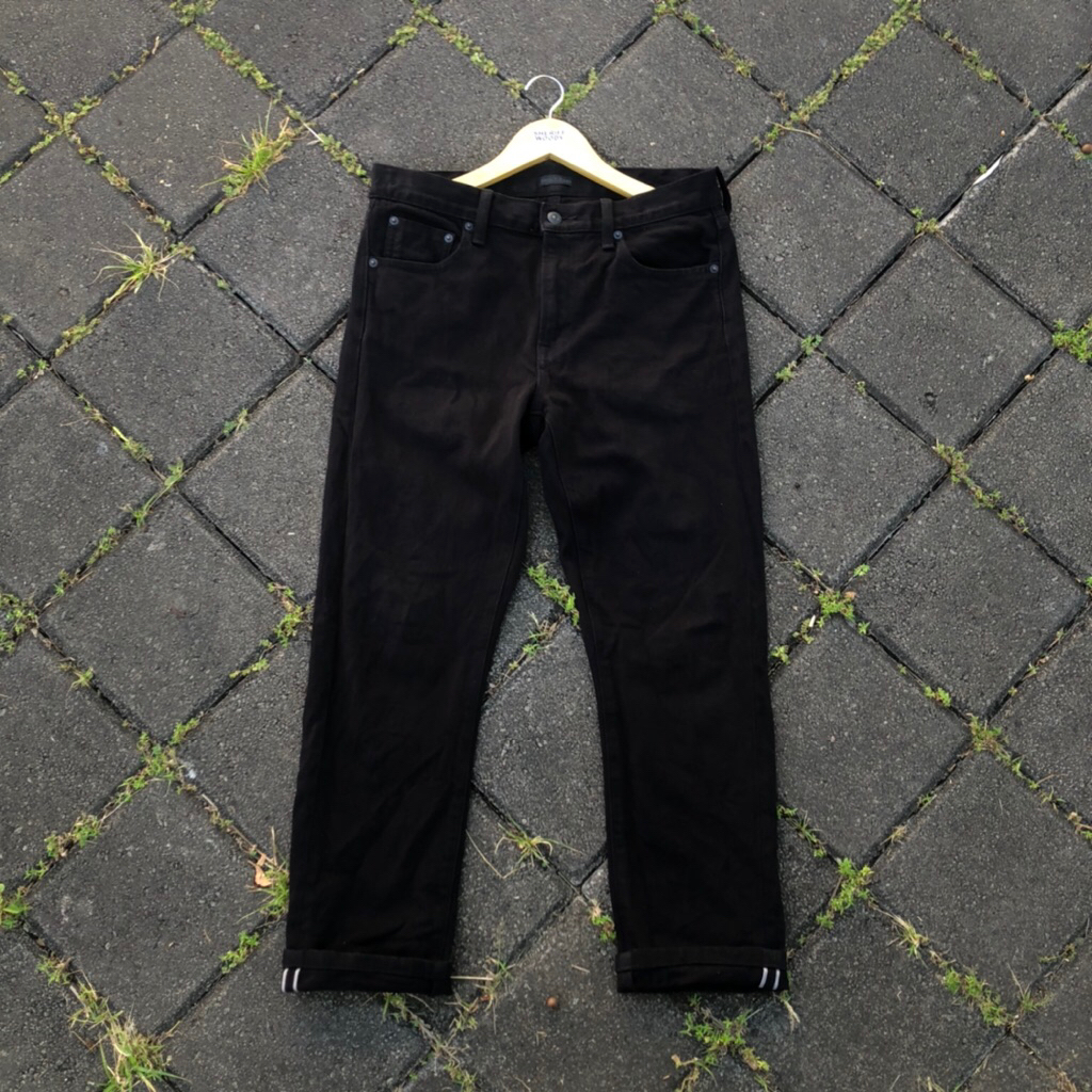celana jeans Uniqlo black preloved selvedge redline