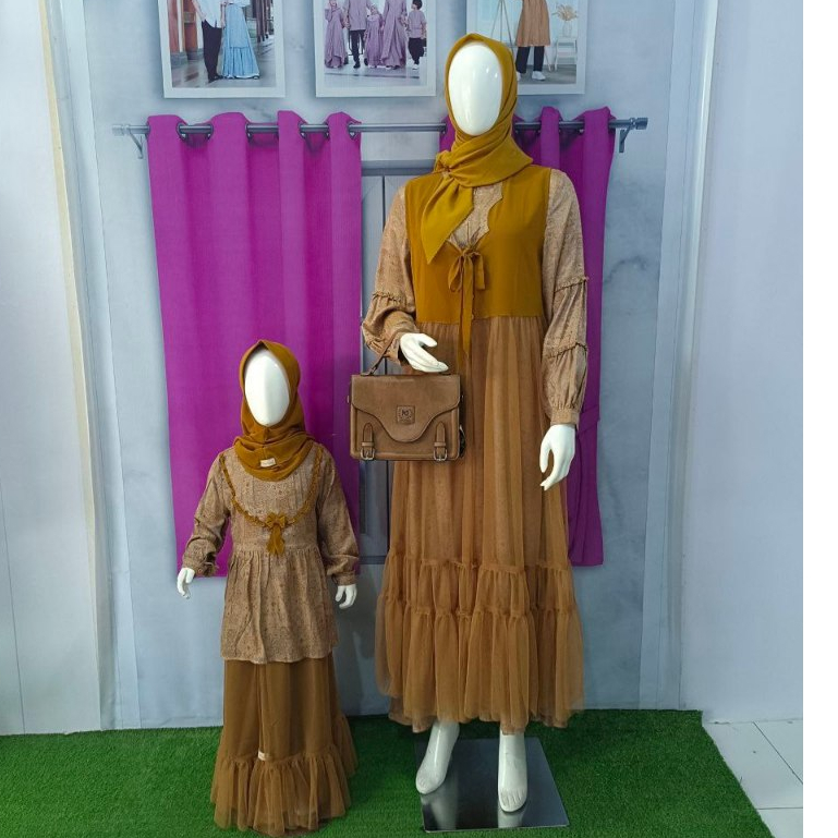 ELFA 22 ARTISAN GOLD, COUPLE PASANGAN IBU DAN ANAK CEWE(ETHICA MATARAM)
