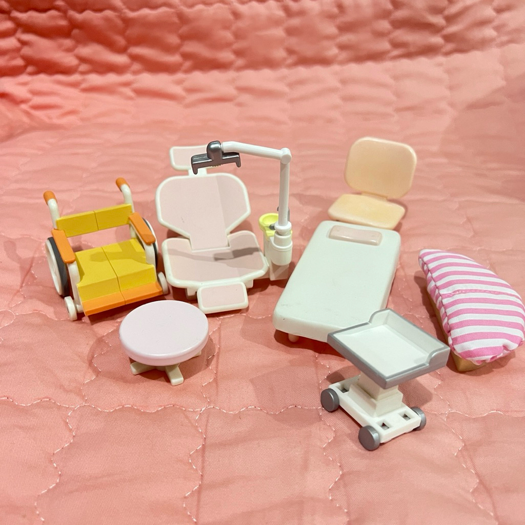 Prabotan dokter sylvanian preloved