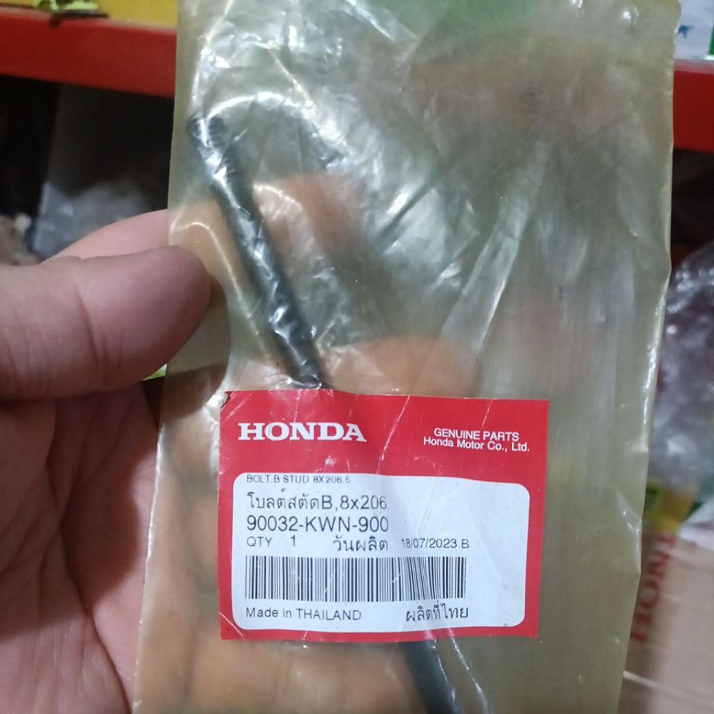 90032 KWN 900 Tiang Baut ancer KIRI bolt B STUD 8X206 Vario 125 150 PCX 150 original
